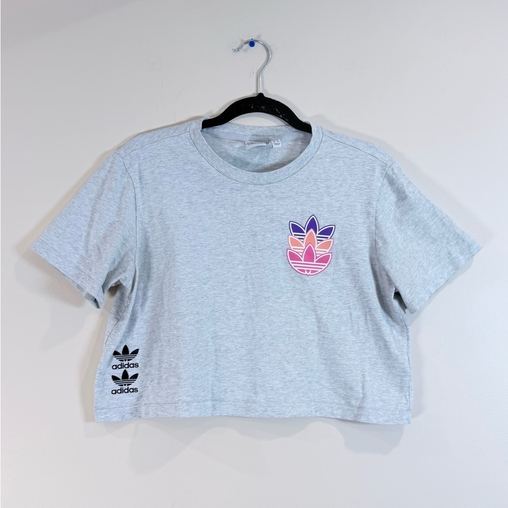 🔥Adidas Women’s Light Gray Cropped Tee with Pink & Purple Logo Size XL EC🔥
